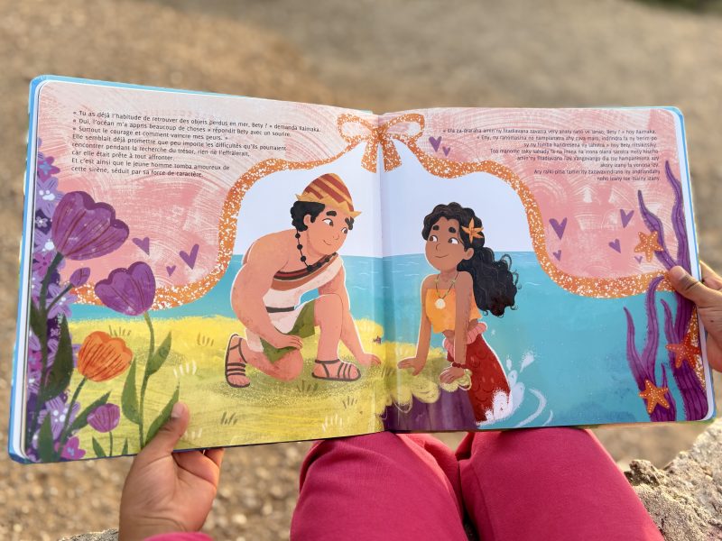 une page dans livre vangonvango